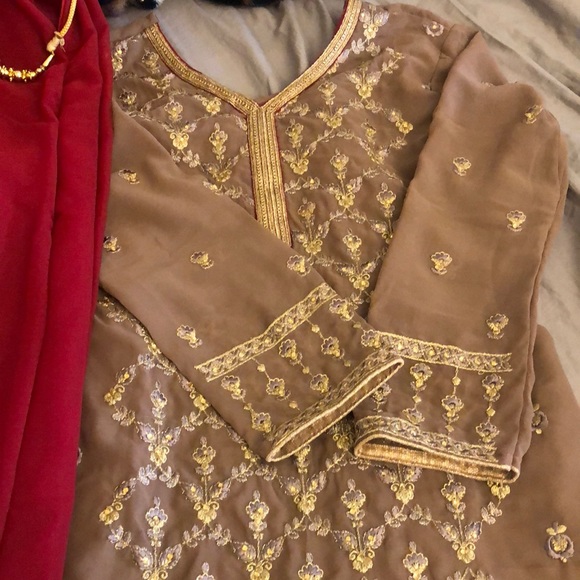 Taupe & maroon lengha dress with plain chiffon scarf - Picture 5 of 9